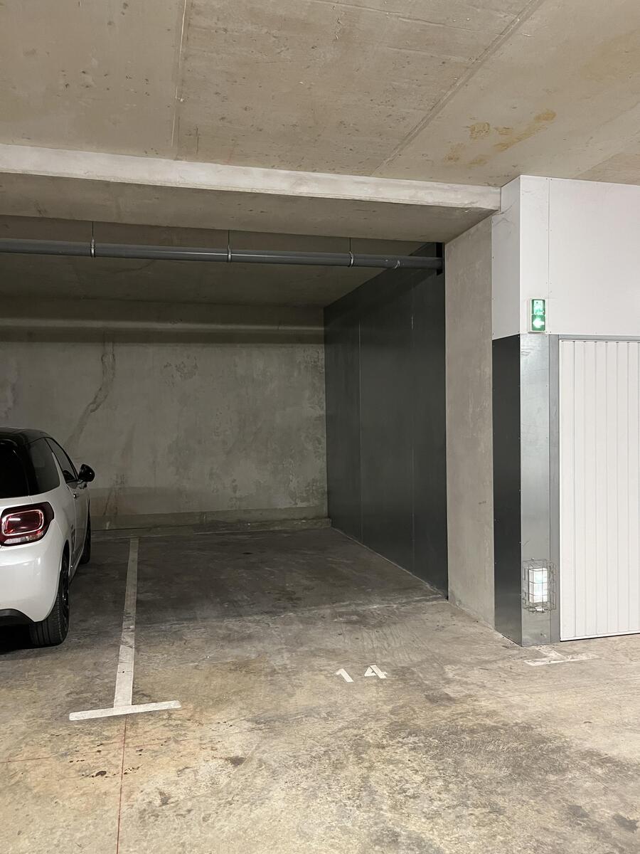 Parking intrieur - Frjus