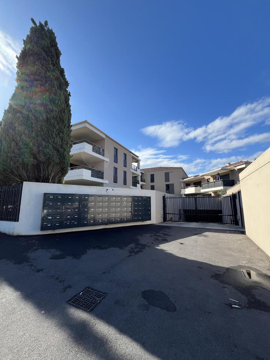 Parking int�rieur - Fr�jus